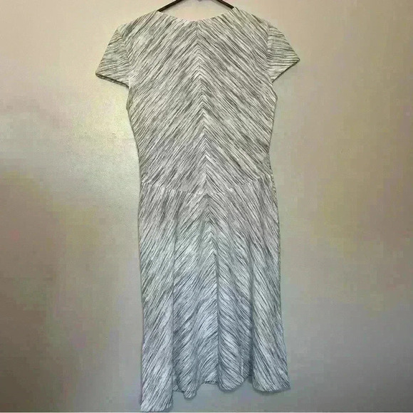 Chaps Women’s Dress Size 2 Basic Gray A Line Cap Sleeve - Picture 3 of 4